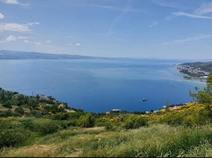 Grundstück und Projekt für zwei Villen in ruhiger Lage mit Panoramablick, Borak Omiš Grundstück und Projekt für zwei Villen in ruhiger Lage mit Panoramablick, Borak Omiš