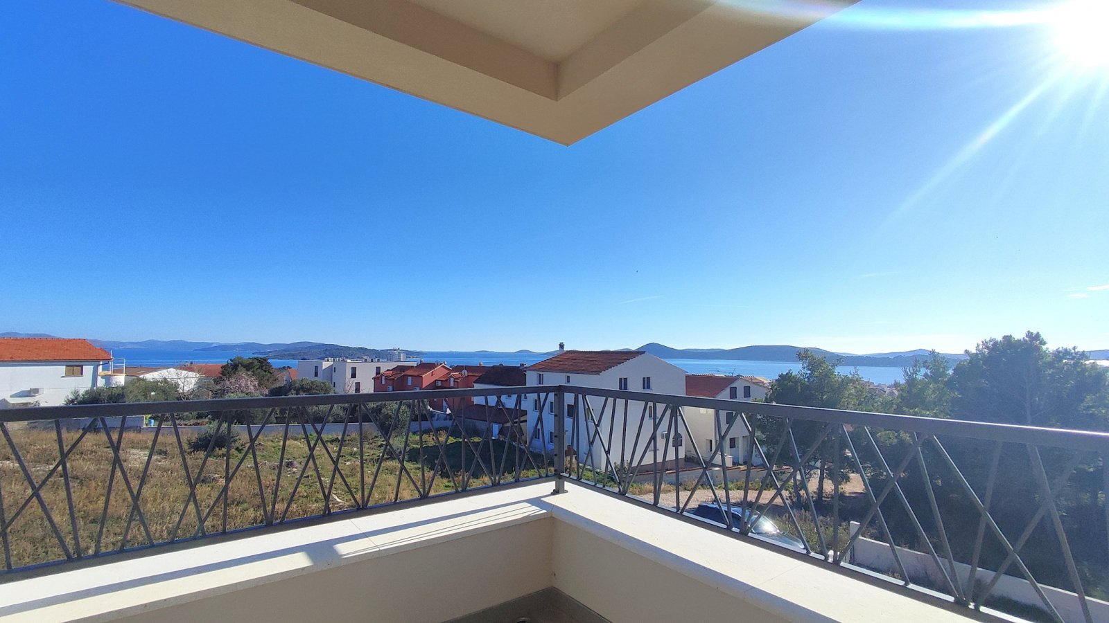 Luxuriöses Doppelhaus mit Swimmingpool und Panoramablick auf das Meer in Vodice Luxuriöses Doppelhaus mit Swimmingpool und Panoramablick auf das Meer in Vodice