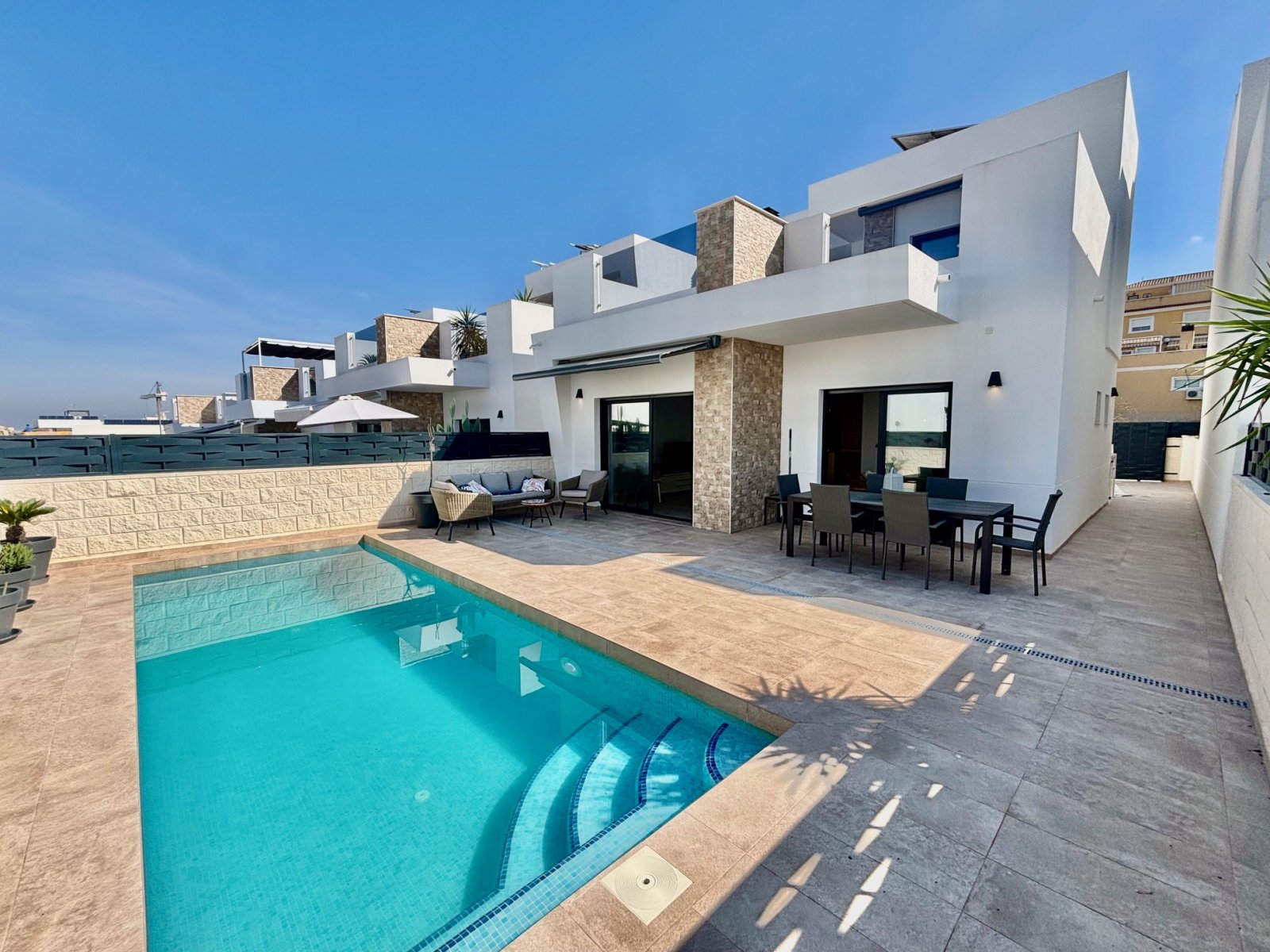 Exklusives freistehendes Chalet mit privatem Pool und Terrasse, Benijófar Exklusives freistehendes Chalet mit privatem Pool und Terrasse, Benijófar