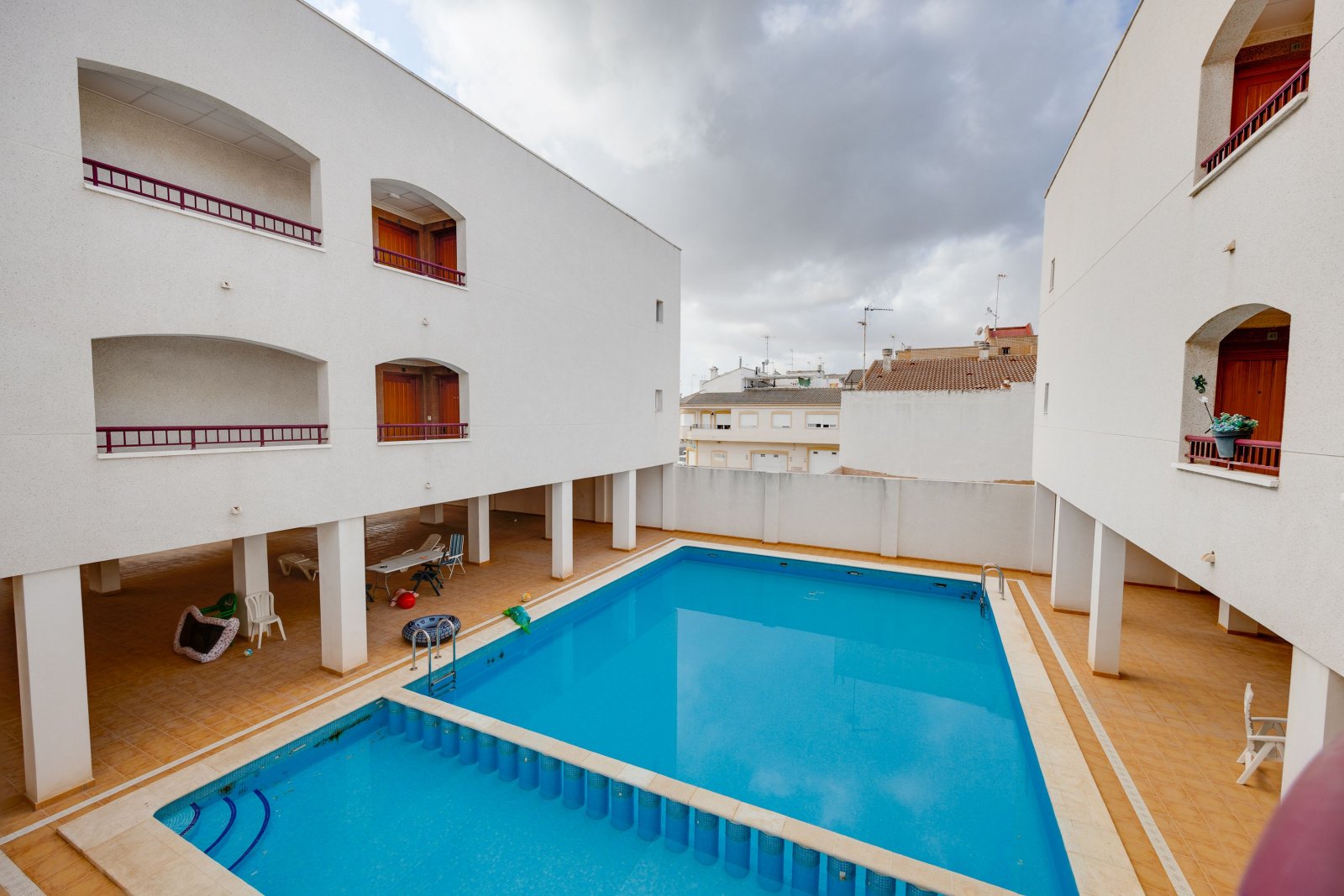 Ruhige Apartments mit Terrasse und Swimmingpool, 30 km vom Flughafen San Fulgencio entfernt Ruhige Apartments mit Terrasse und Swimmingpool, 30 km vom Flughafen San Fulgencio entfernt