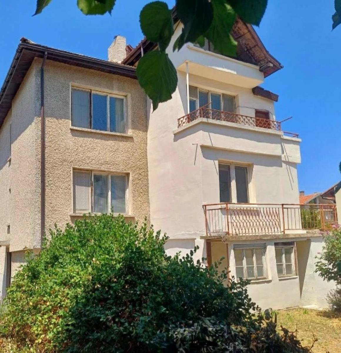 Large Investment House near the Beach in Chernomorets | 210 m² | €201,600 Large Investment House near the Beach in Chernomorets | 210 m² | €201,600