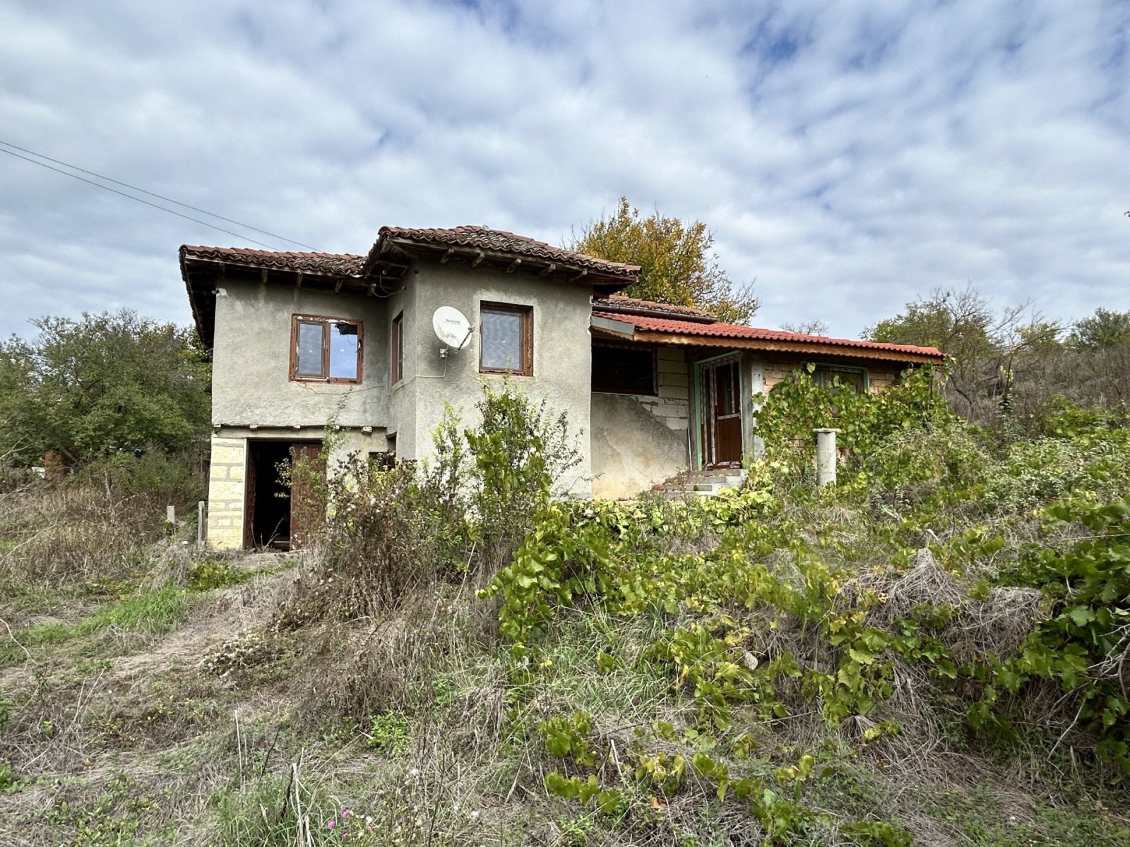 Altes teilsaniertes Haus mit großem Grundstück in Odrintsi Region Dobrich Bulgarien Altes teilsaniertes Haus mit großem Grundstück in Odrintsi Region Dobrich Bulgarien