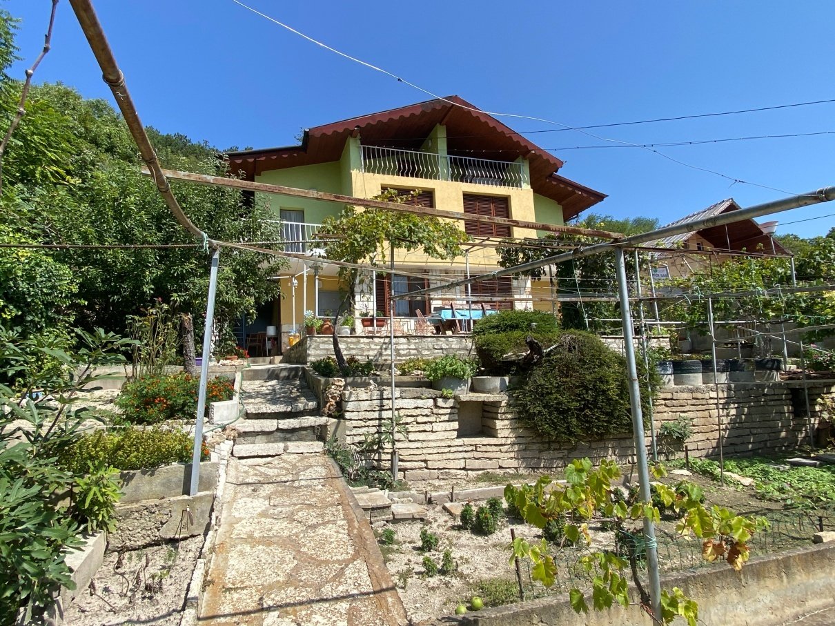 2 Doppelhaushälften in Balchik mit Blick auf das Meer 2 Doppelhaushälften in Balchik mit Blick auf das Meer