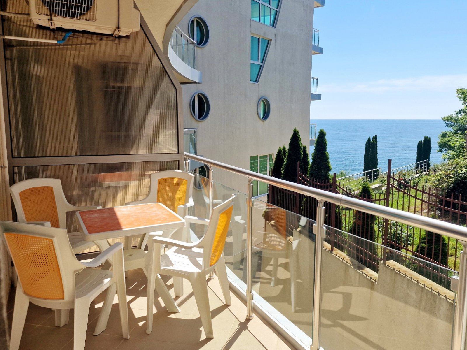 Dreizimmerwohnung mit Meerblick, zwei Badezimmern, direkt am Strand, Byala Dreizimmerwohnung mit Meerblick, zwei Badezimmern, direkt am Strand, Byala