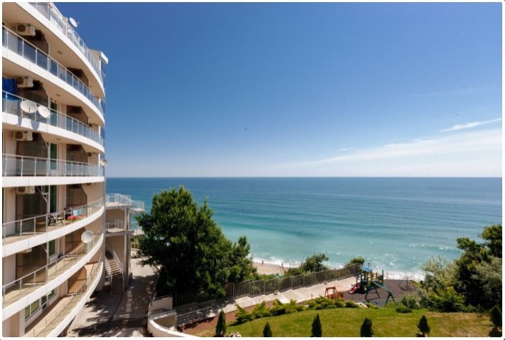 Geräumiges Haus mit drei Schlafzimmern und zwei Badezimmern, direkt am Strand von Byala Geräumiges Haus mit drei Schlafzimmern und zwei Badezimmern, direkt am Strand von Byala