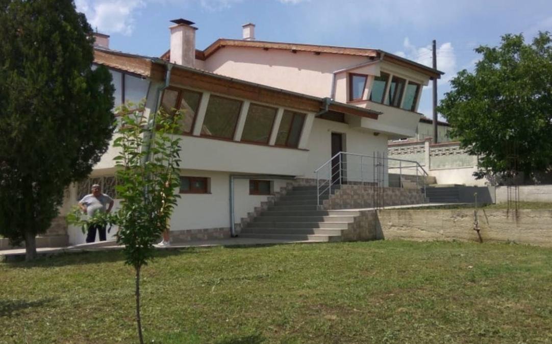 6Großzügiges Haus (370 m²) auf einem Grundstück mit eigenen Weinbergen im Dorf Detelina, Region Varna, Bulgarien zu verkaufen 6Großzügiges Haus (370 m²) auf einem Grundstück mit eigenen Weinbergen im Dorf Detelina, Region Varna, Bulgarien zu verkaufen