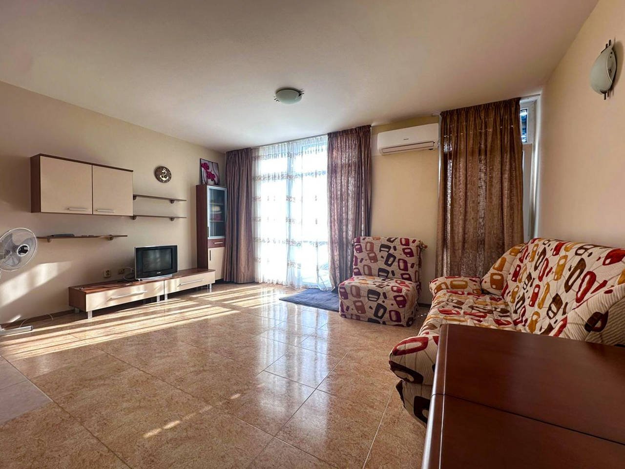 Geräumige Zwei-Zimmer-Wohnung im Komplex Elite 4 am Sonnenstrand, Bulgaria Geräumige Zwei-Zimmer-Wohnung im Komplex Elite 4 am Sonnenstrand, Bulgaria