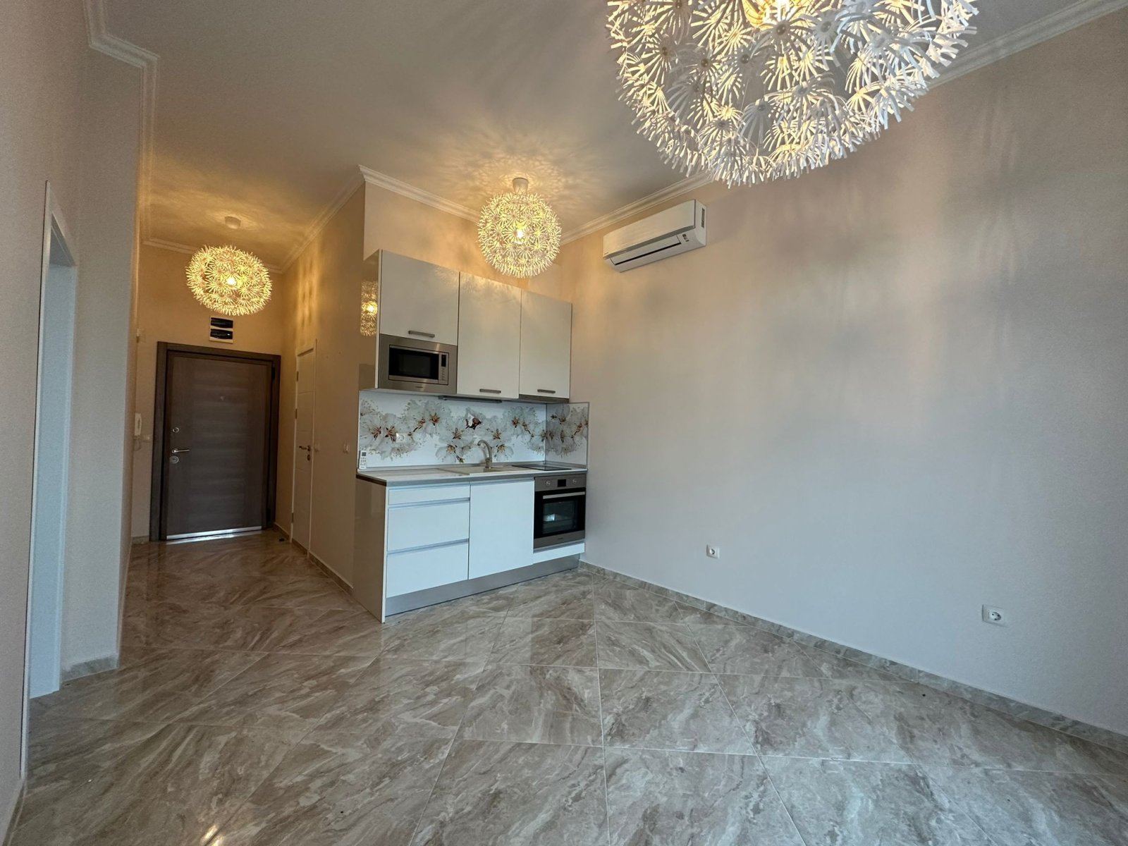 Villa Florenz – Charmante 2-Zimmer-Wohnung mit Pool und Bergblick in Sveti Vlas Villa Florenz – Charmante 2-Zimmer-Wohnung mit Pool und Bergblick in Sveti Vlas
