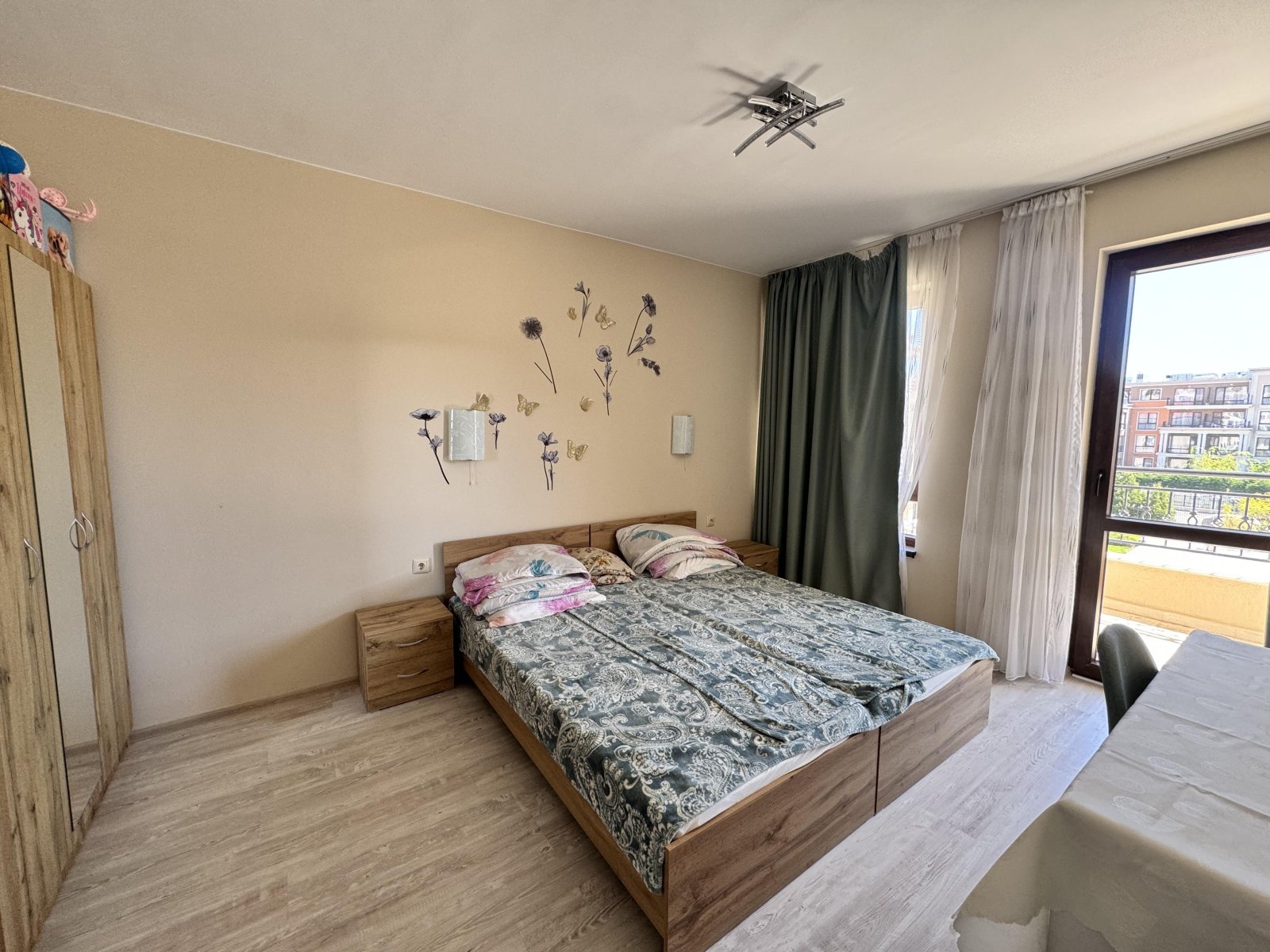 Dreizimmerwohnung mit Blick auf den Pool im Komplex Sea Dreams in Sveti Vlas Dreizimmerwohnung mit Blick auf den Pool im Komplex Sea Dreams in Sveti Vlas